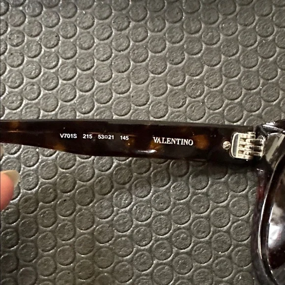 Valentino Tortoise Shell Sunglasses w/Case - Picture 6 of 7